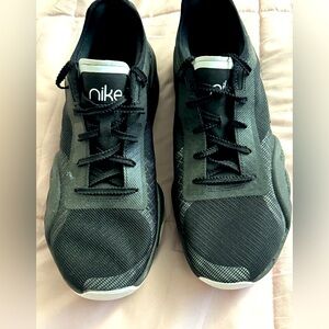EUC‼️Nike Women's Air Zoom Superrep 3 Black DA9492-010 Running Shoes size 10